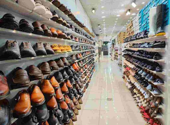 فروشگاه کفش و‌کتونی ارزان درکرج تهران