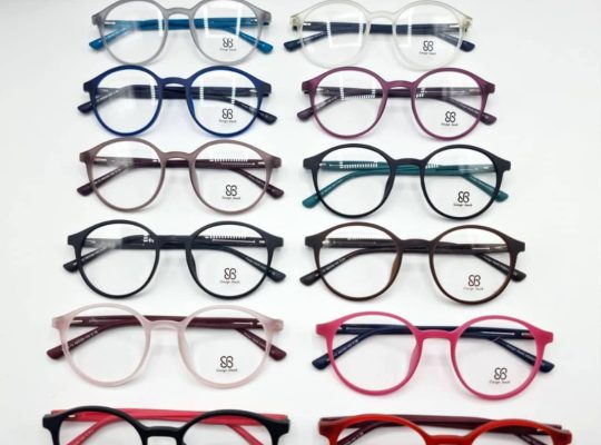 عینک طبی افتابی لنز طبی رنگی