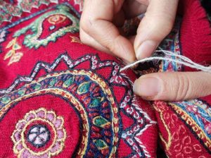 آموزش هنر زیبای پَته دوزی در مشهد